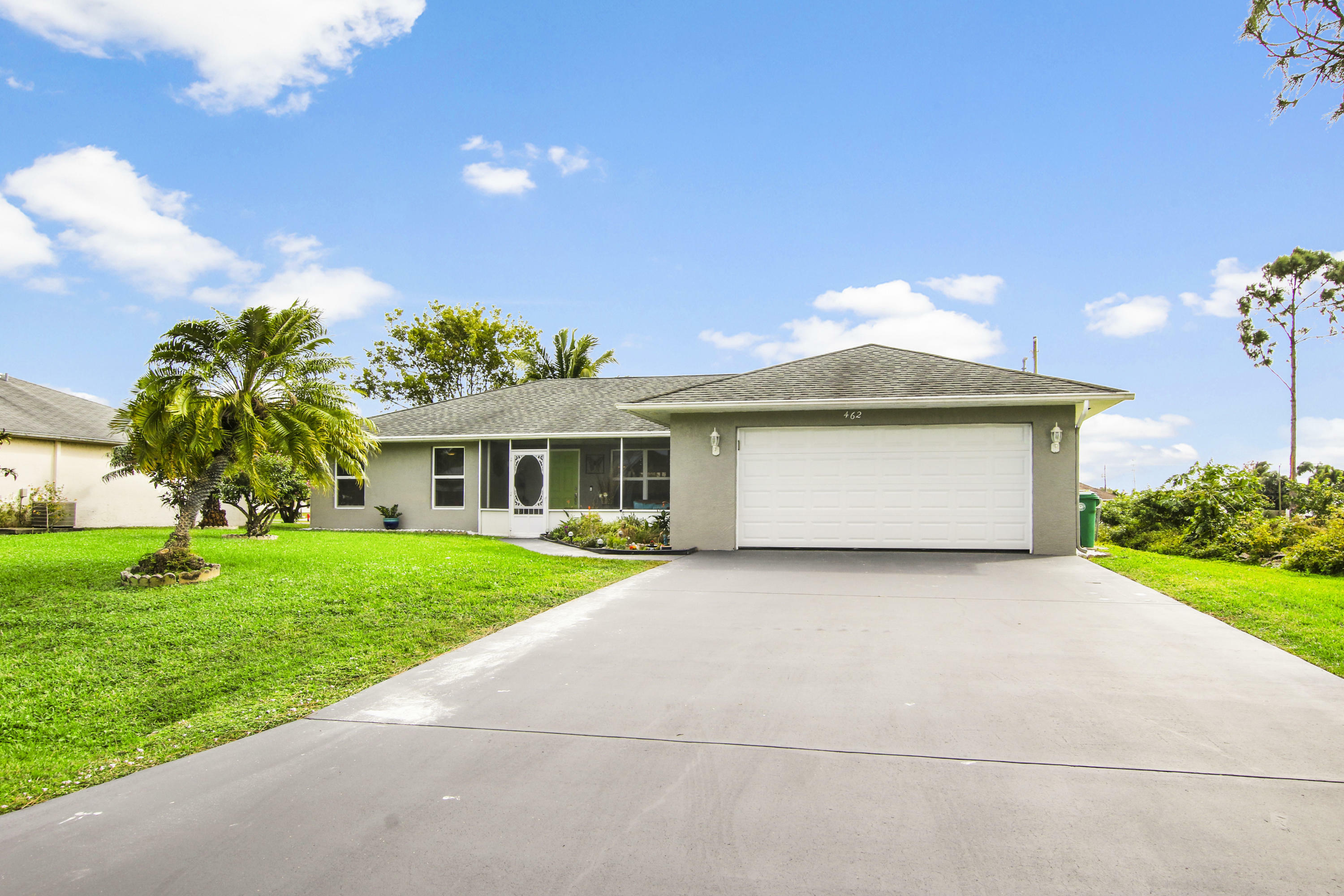 Property Photo:  462 SW Nativity Ter Terrace  FL 34984 