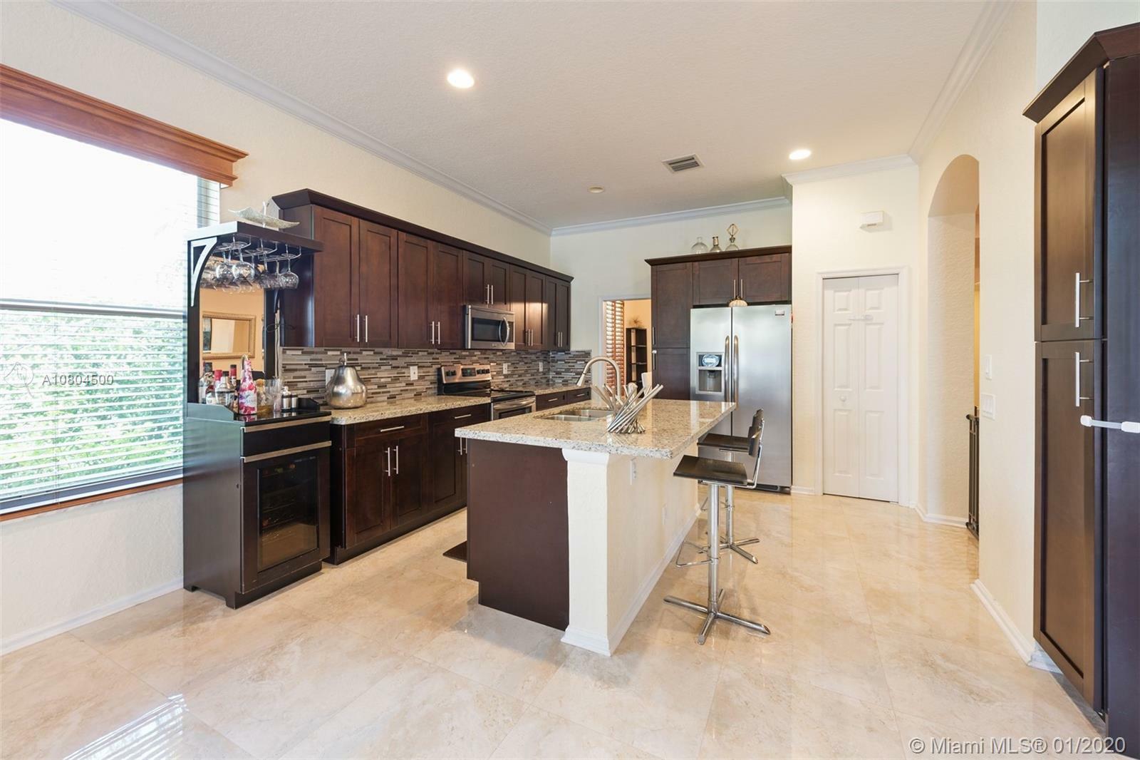 Property Photo: 1929 W Harbor View Cir 1929 FL 33327