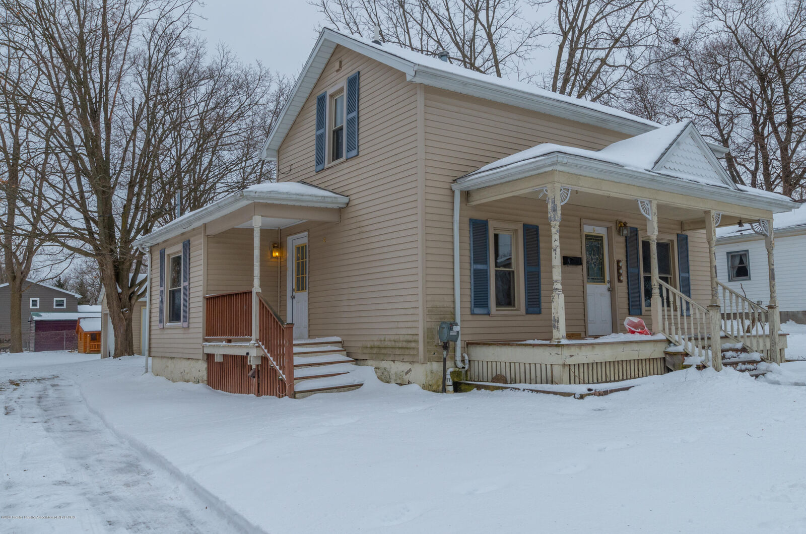 Property Photo: 515 Taylor Street MI 48837