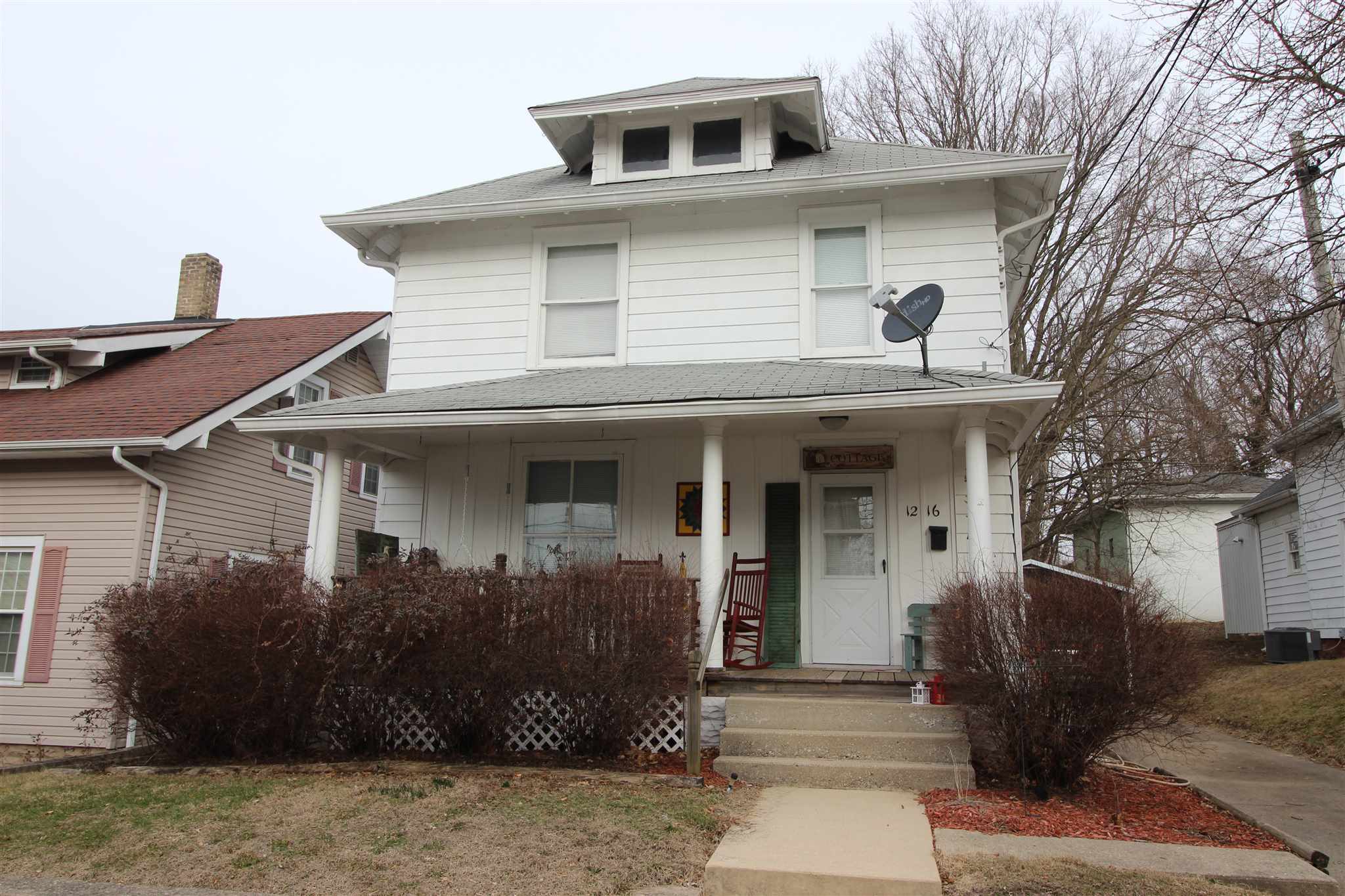 Property Photo:  1216 Thornburg Street  IN 47362-4441 