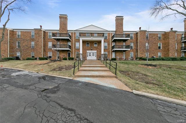 Property Photo: 10374 Chimney Rock Drive 19 63146