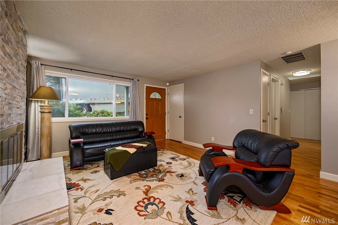 Property Photo:  1210 S 258th St  WA 98198 