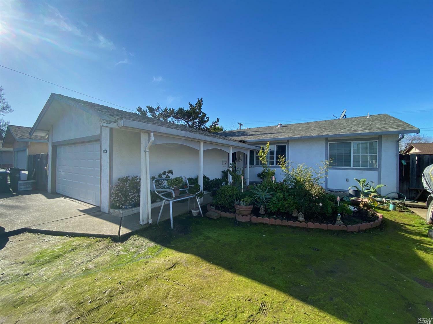 Property Photo:  2043 Cardinal Way  CA 94533 