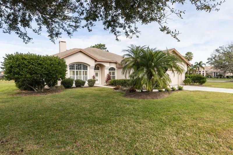 Property Photo: 10160 Cherry Hills Avenue Circle FL 34202
