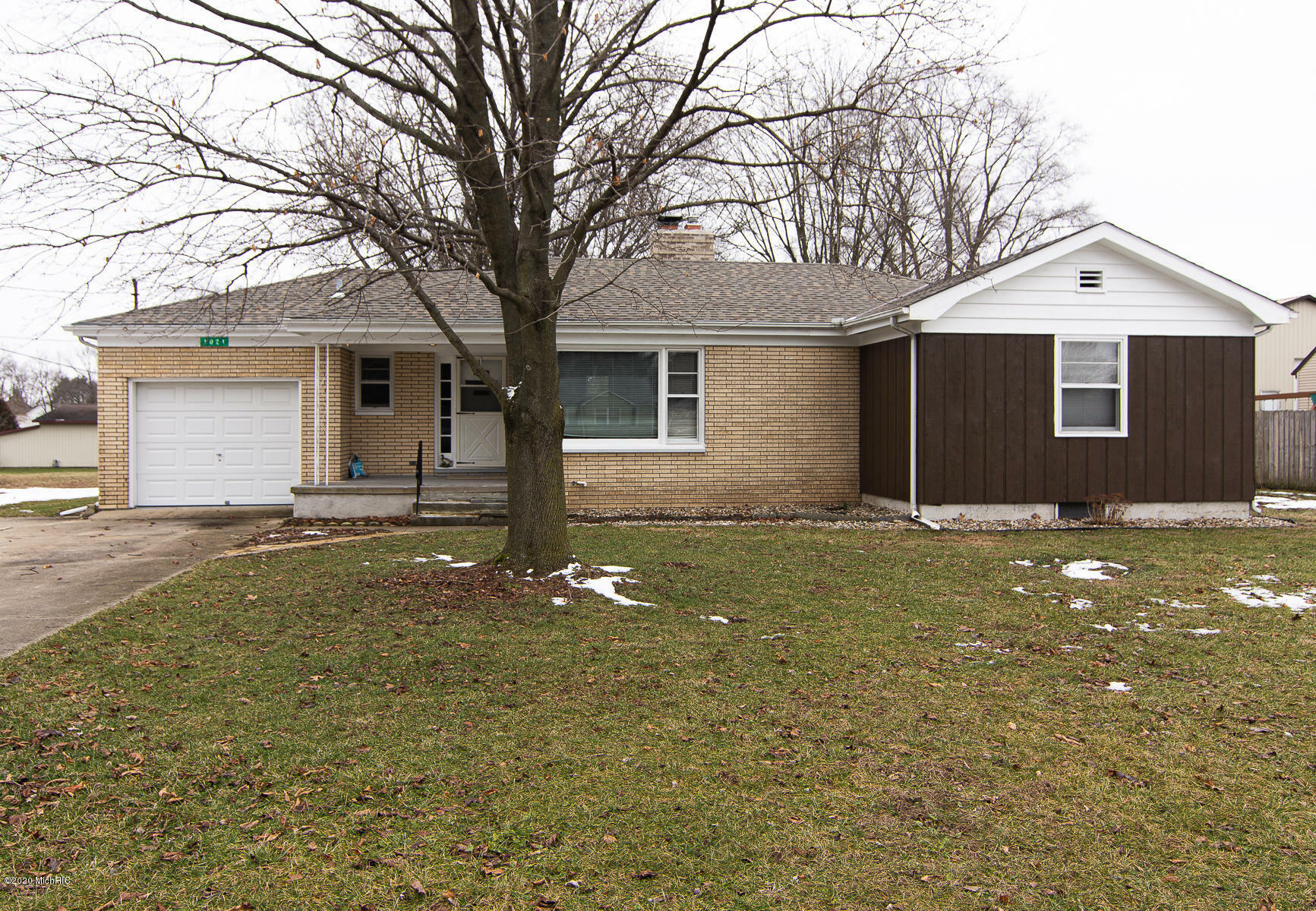 Property Photo:  1021 Huntly Road  MI 49120 