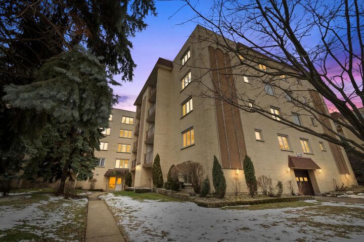 4106 North Narragansett Avenue 510  Chicago IL 60634 photo
