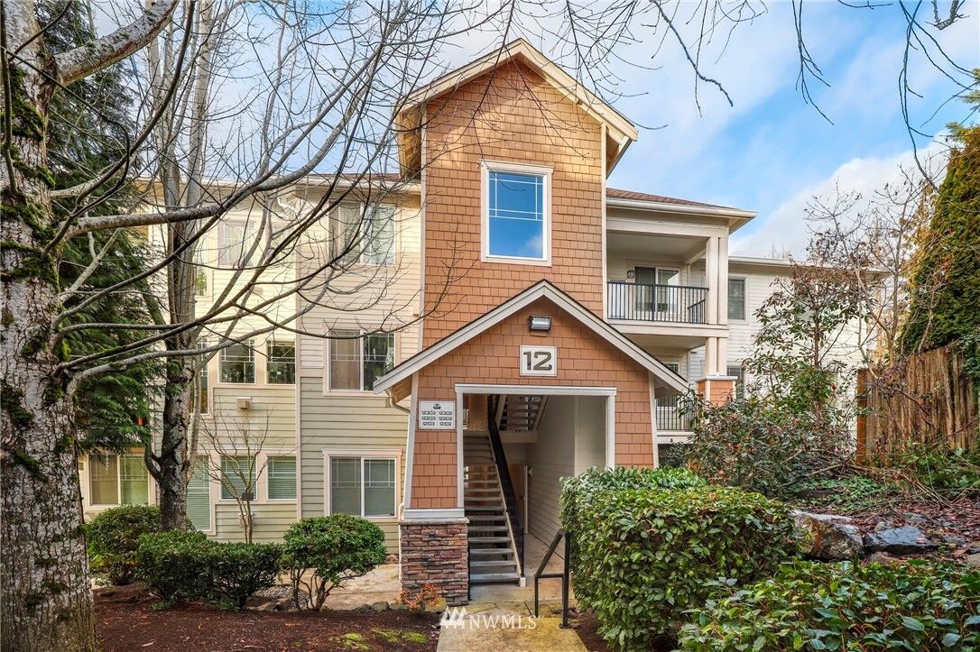 Property Photo:  15026  40th Avenue W 12202  WA 98087 