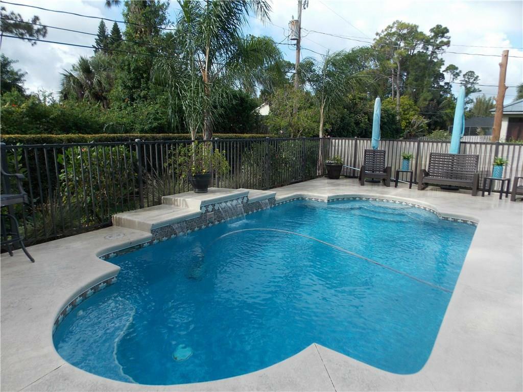 Property Photo:  751 17th Lane SW  FL 32962 