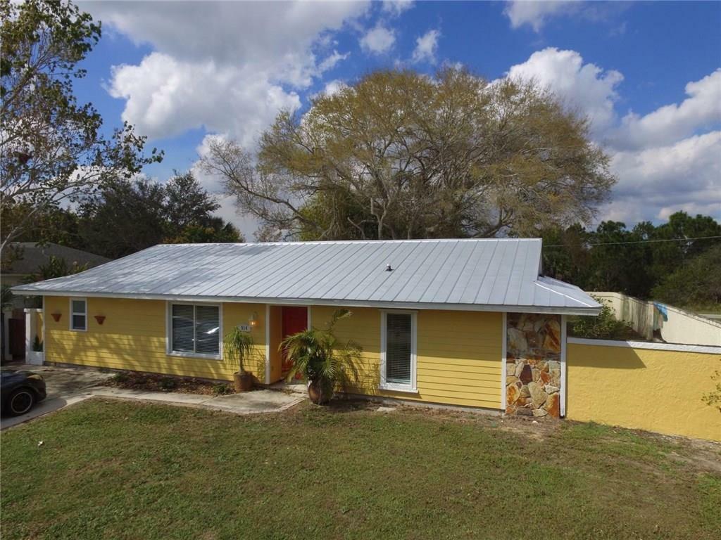 Property Photo:  914 Clearmont Street  FL 32958 