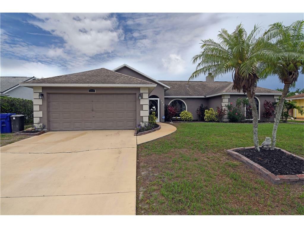 Property Photo: 861 Dunn Terrace FL 32958