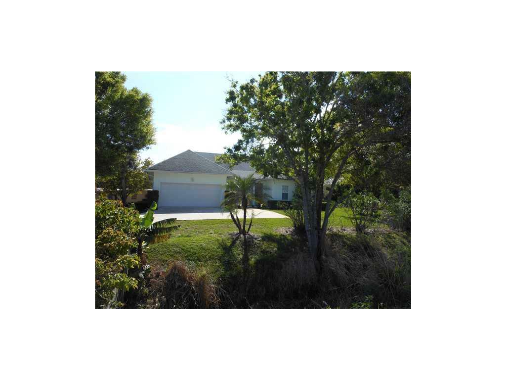 Property Photo:  1815 12th Street  FL 32960 