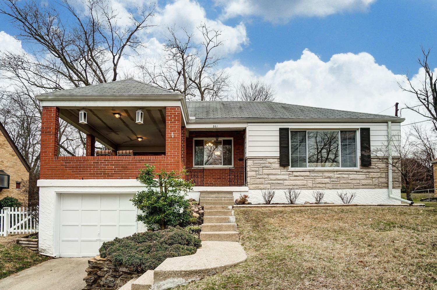 Property Photo:  961 Covedale Ave  OH 45238 