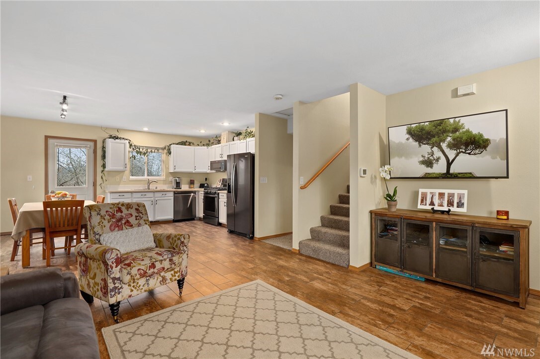 Property Photo: 3108 Rosewood Street WA 98273
