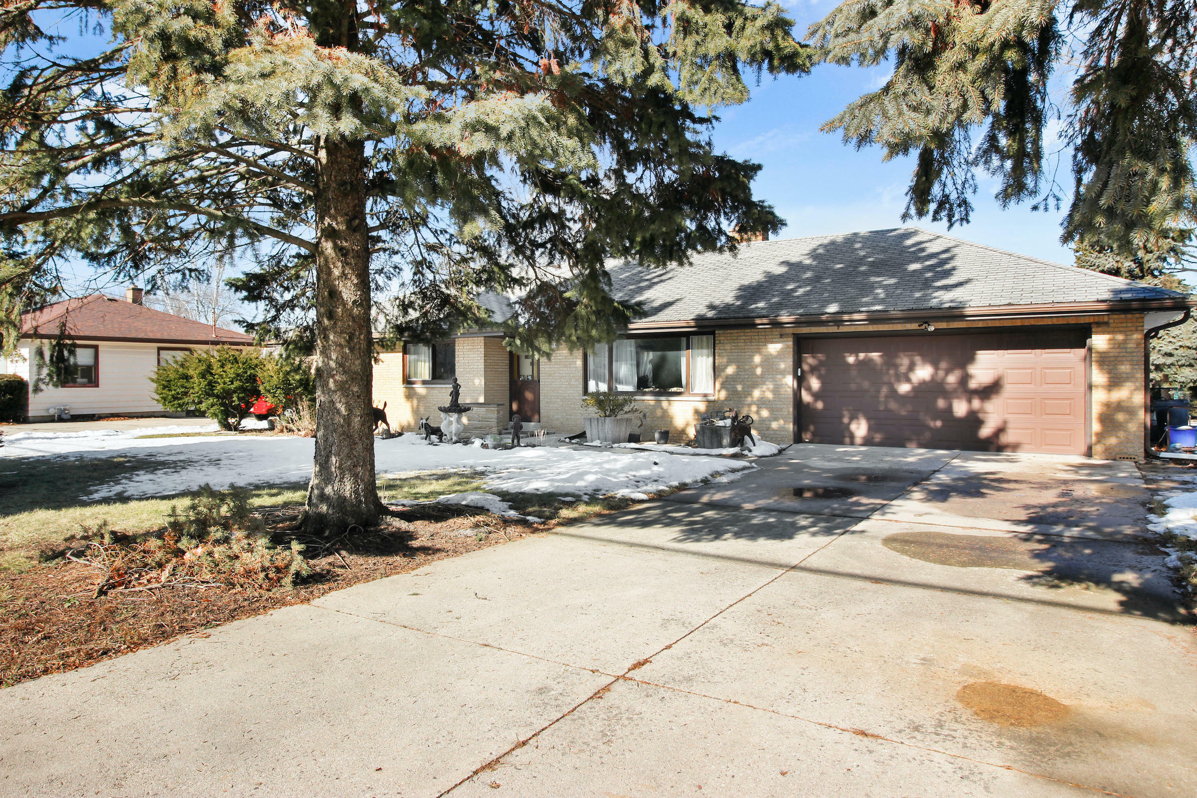 Property Photo: 3218 W Cold Spring Rd WI 53221