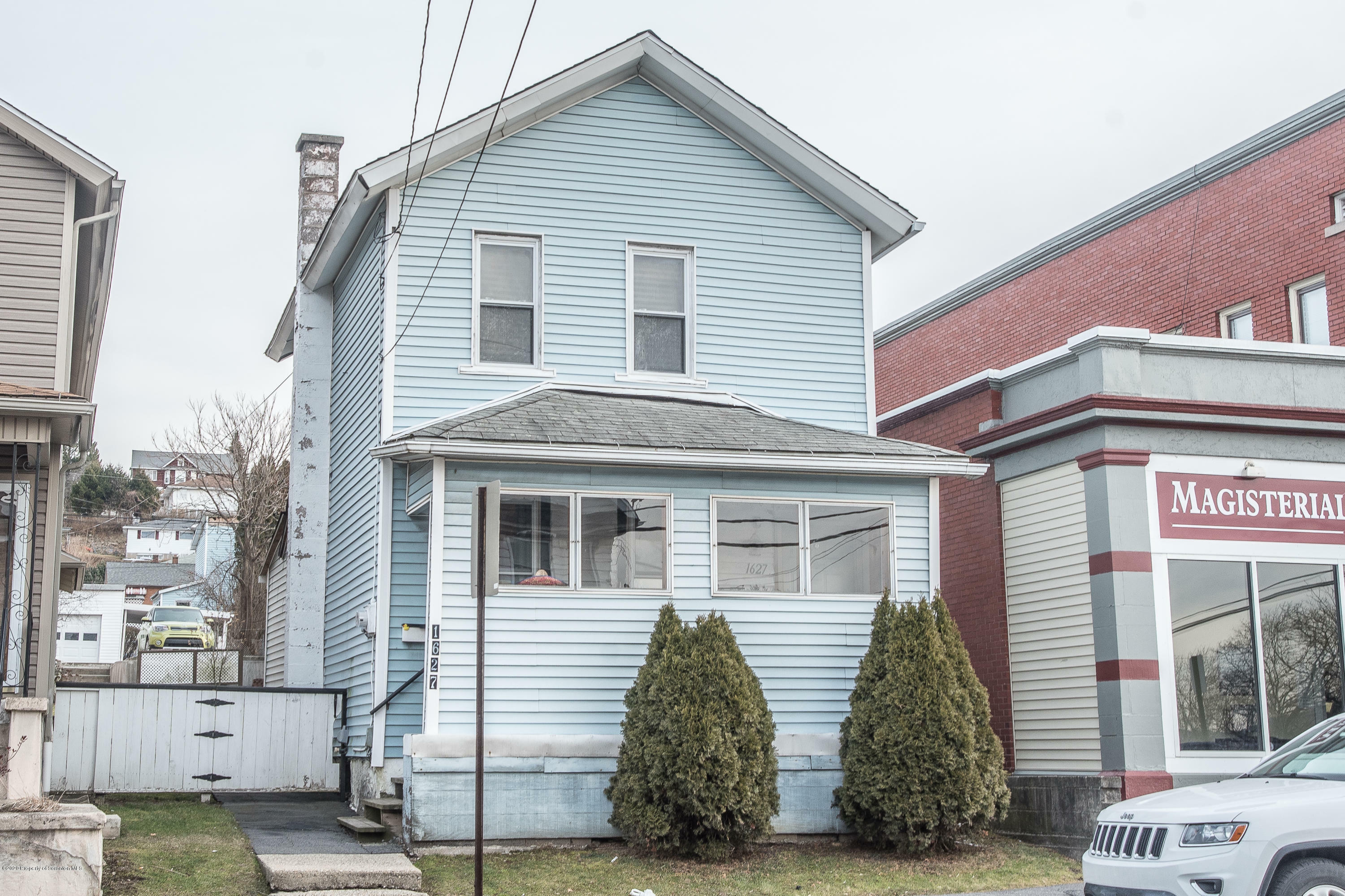 Property Photo:  1627 Pittston Avenue  PA 18505 