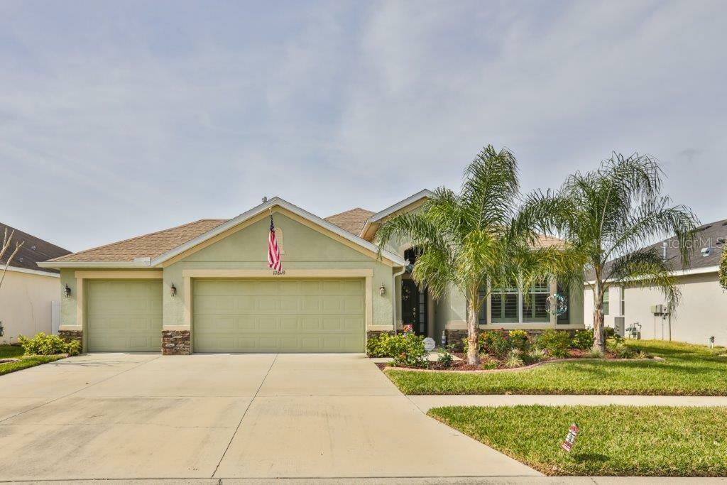 Property Photo:  12609 Avelar Creek Drive  FL 33578 