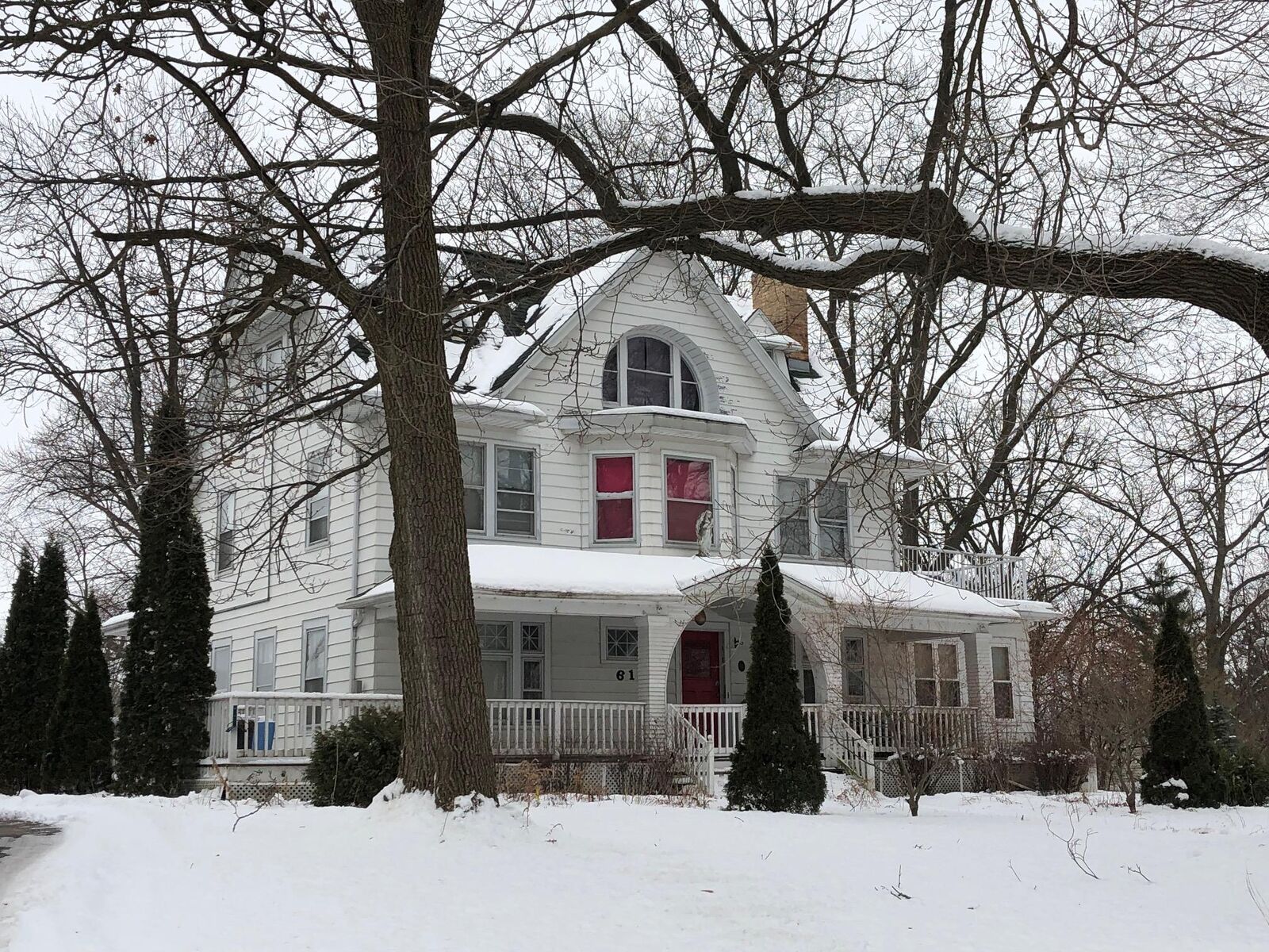 Property Photo: 616 N Main St WI 53050