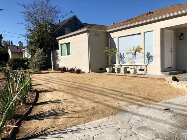 Property Photo: 14673 Valley Vista Blvd. CA 91423