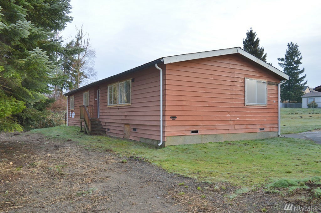 Property Photo:  8313 156th St Ct E  WA 98375 