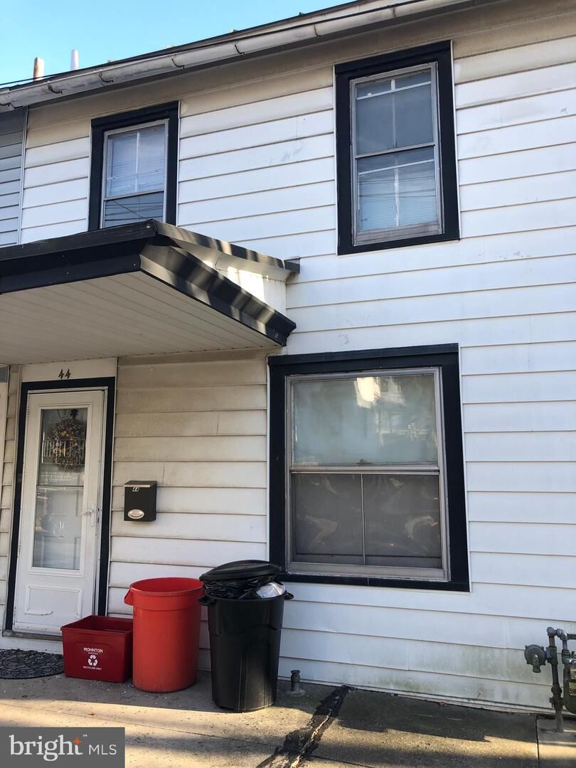 Property Photo:  44 E Mohn Street  PA 19540 