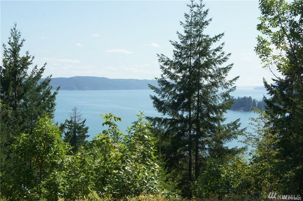 Property Photo:  101 Cirque Dr  WA 98320 