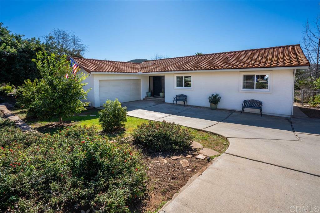 Property Photo:  26015 Bellemore Dr  CA 92065 