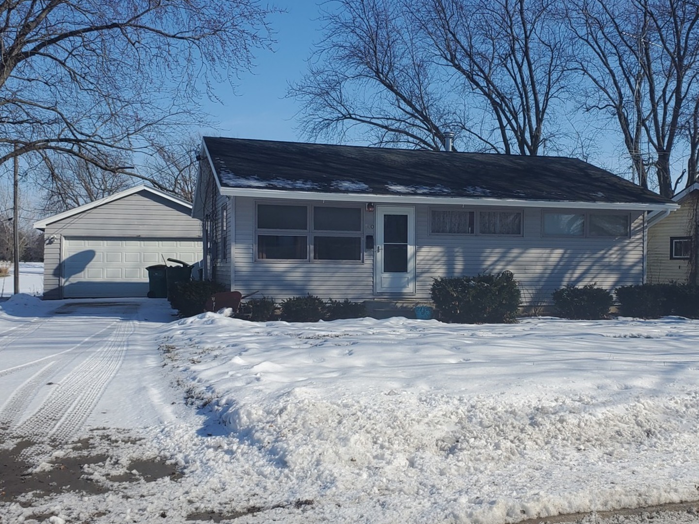 Property Photo:  500 Parkside Drive  IL 60178 