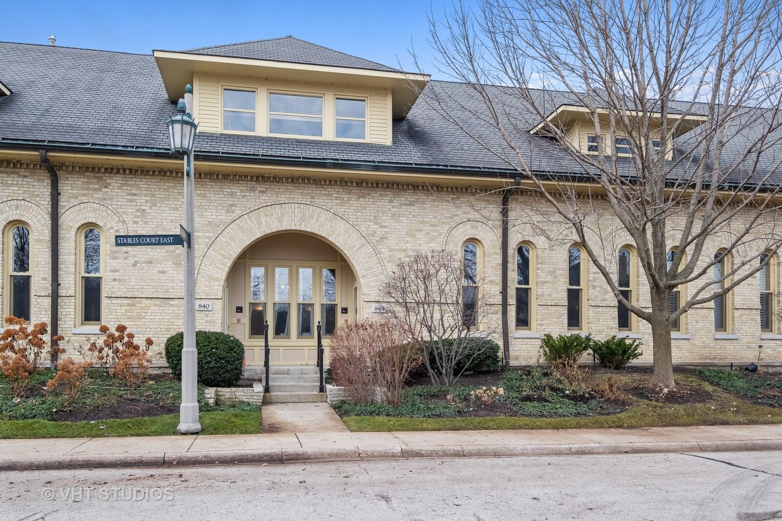 Property Photo: 844 Stables Court East IL 60040