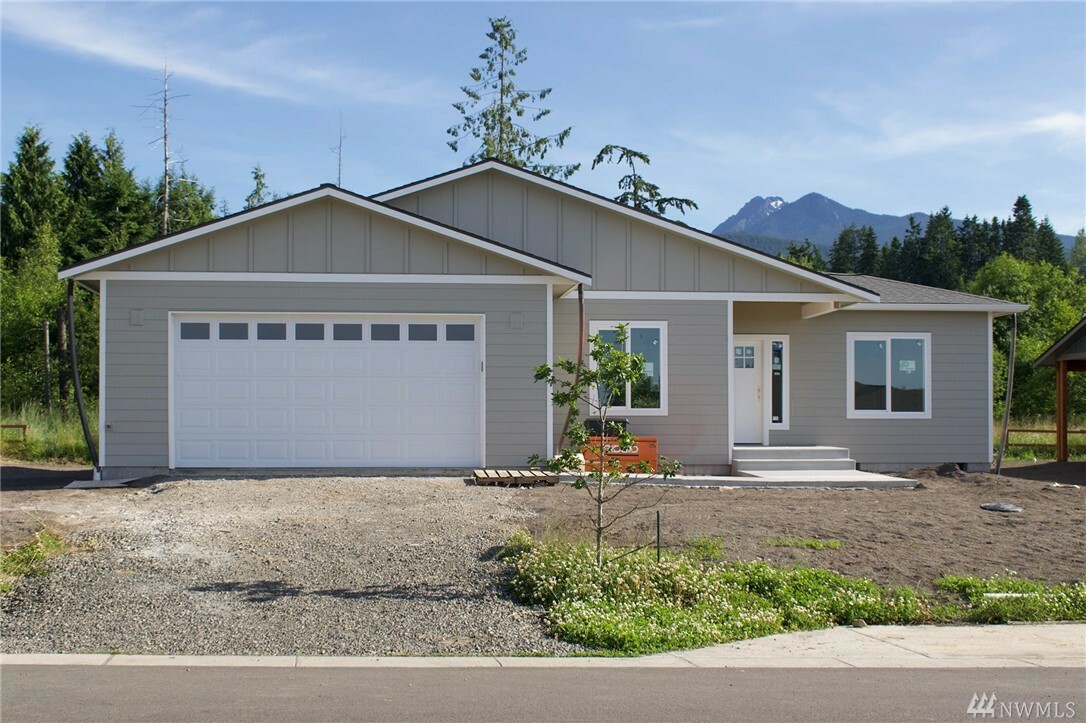 Property Photo:  1428 Rook Dr  WA 98362 