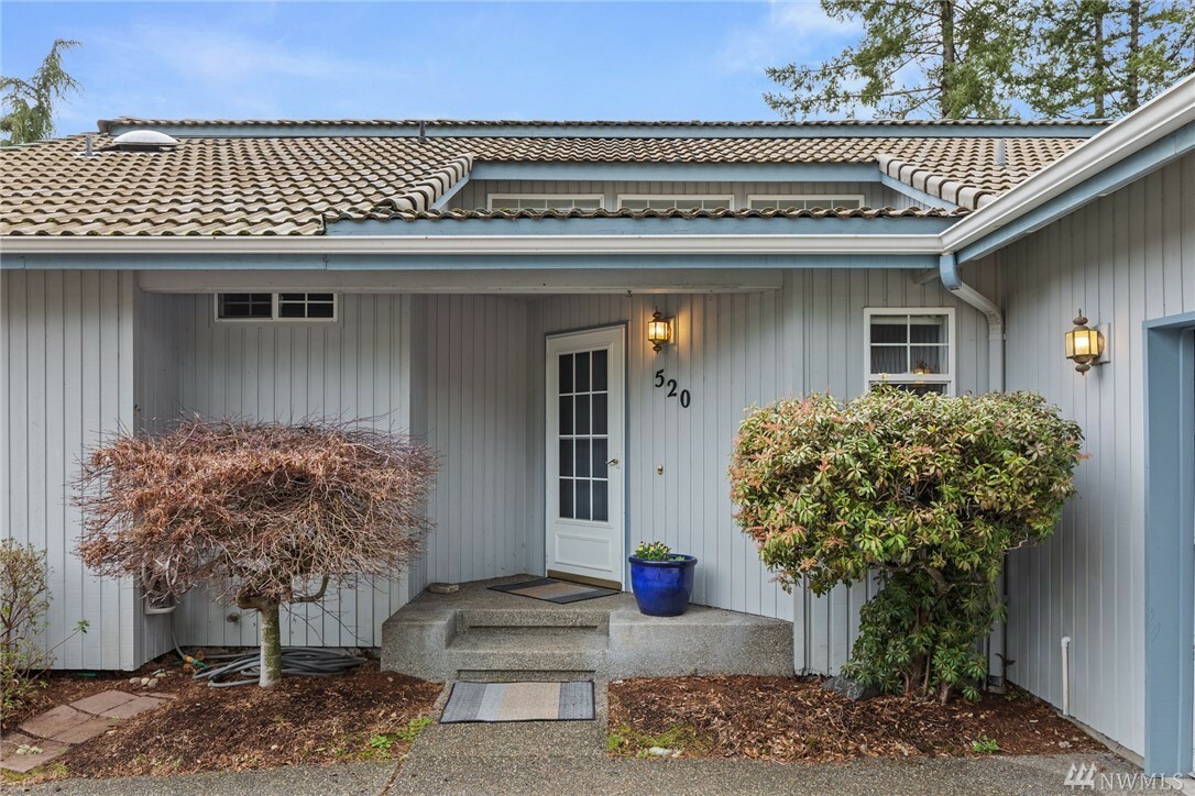 Property Photo:  520 E Lakeland Dr  WA 98524 