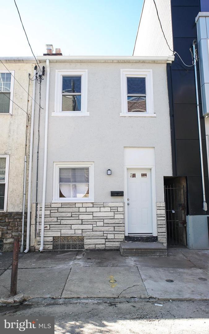 Property Photo: 2052 E Arizona Street PA 19125