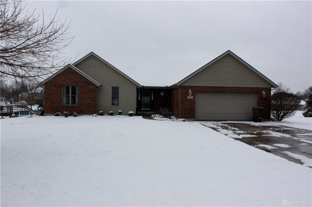 Property Photo: 1015 Tioga Court OH 45502