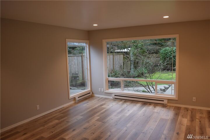 Property Photo: 295 1st Ave NW WA 98027