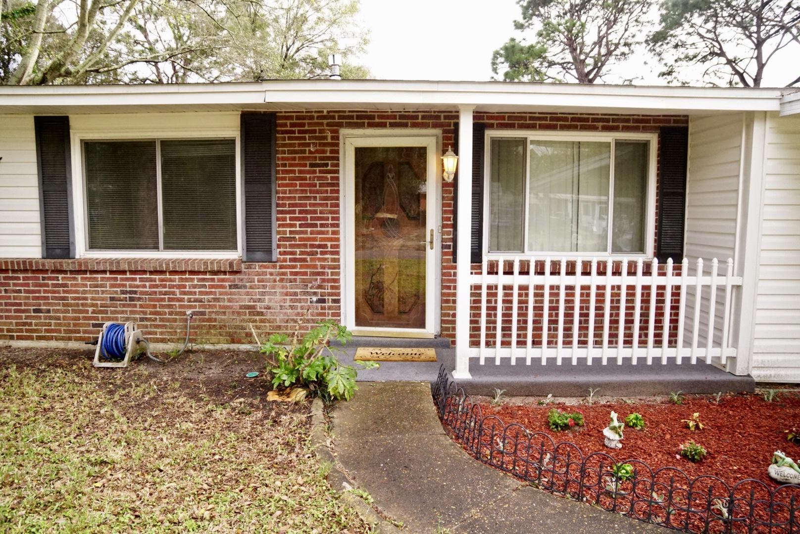 Property Photo: 215 Revere Drive FL 32547