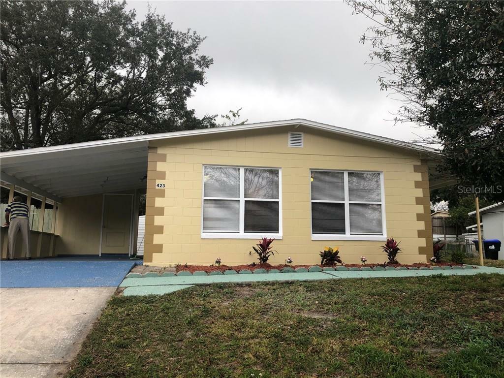 Property Photo:  423 N Hart Boulevard  FL 32835 