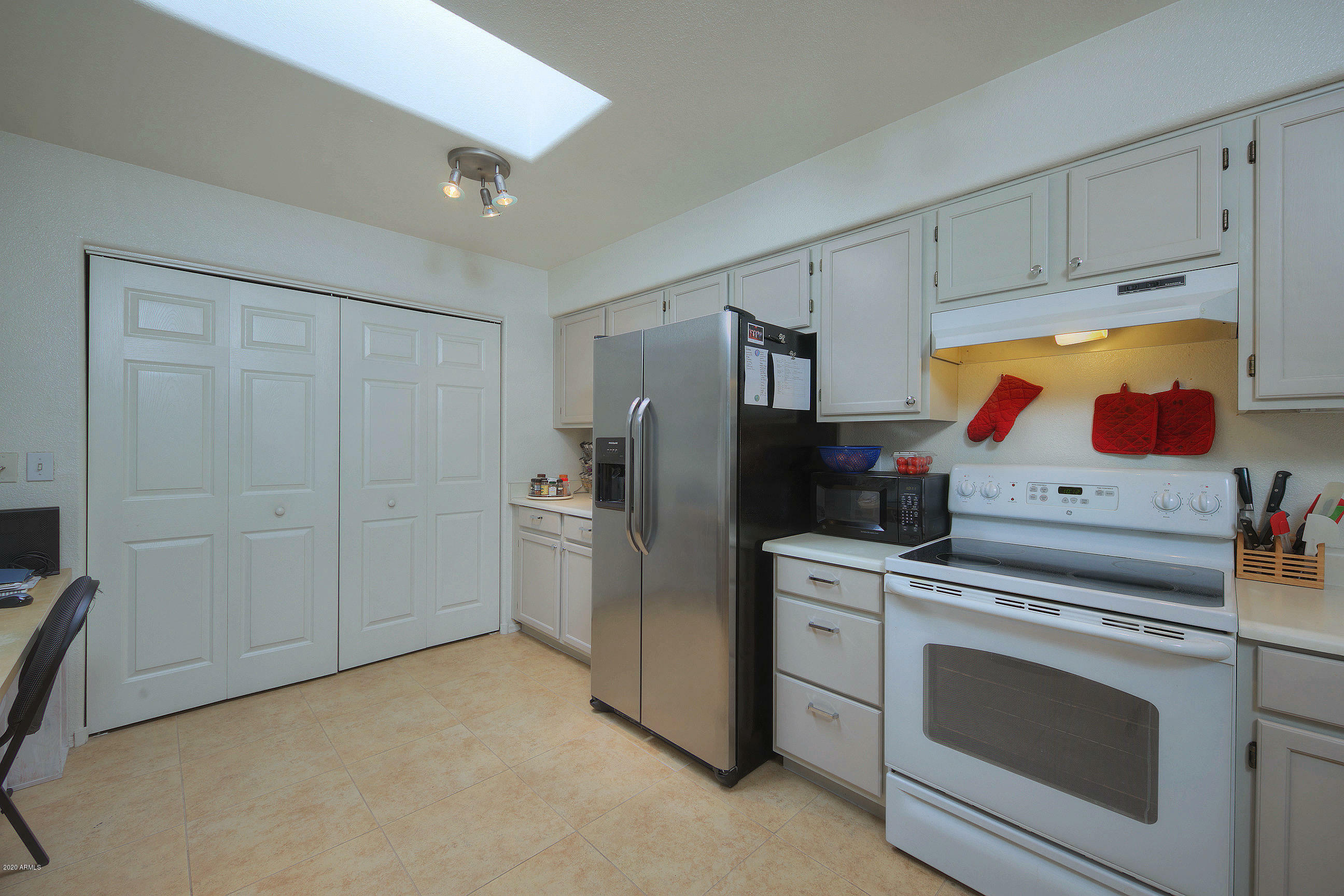 Property Photo:  1523 N Oak Street  AZ 85288 