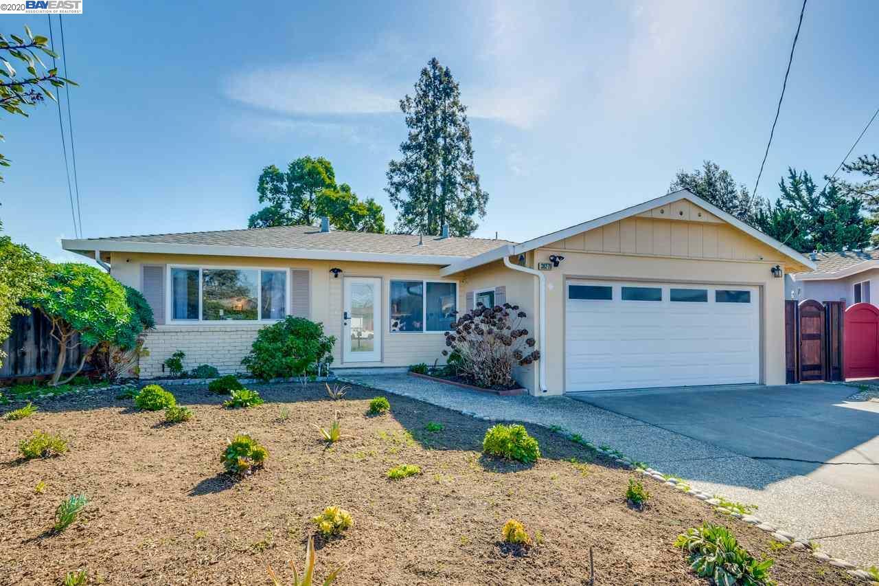 Property Photo:  38279 Dixon Ct  CA 94536 