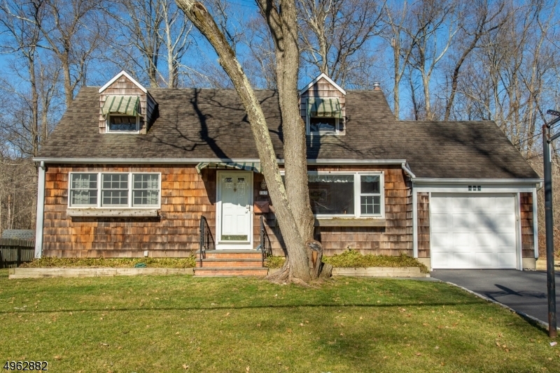 Property Photo:  167 Runnymede Pky  NJ 07974 