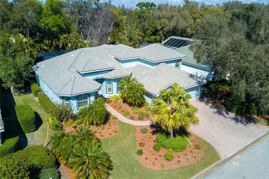 Property Photo:  4921 Old Creek Drive  FL 34233 