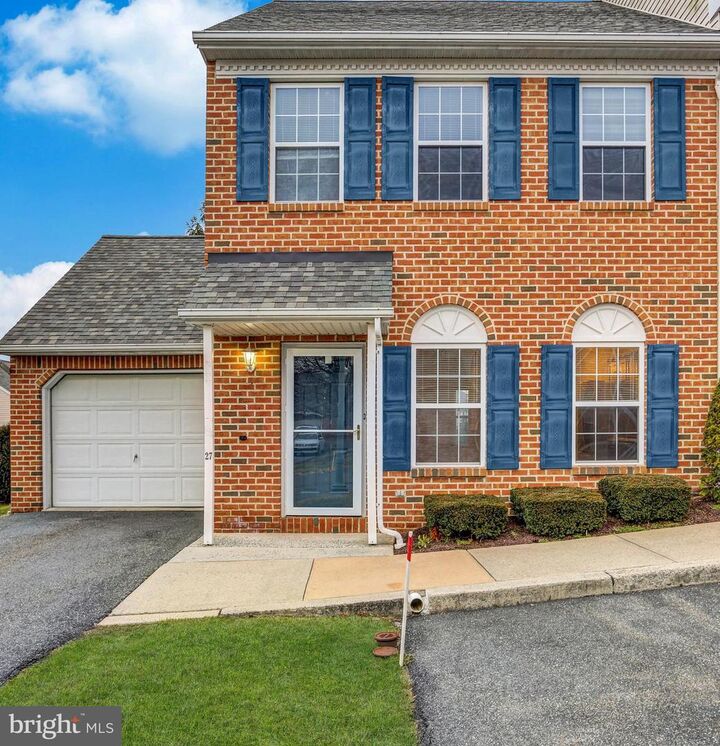 27 Charlemont Court  Reading PA 19607 photo