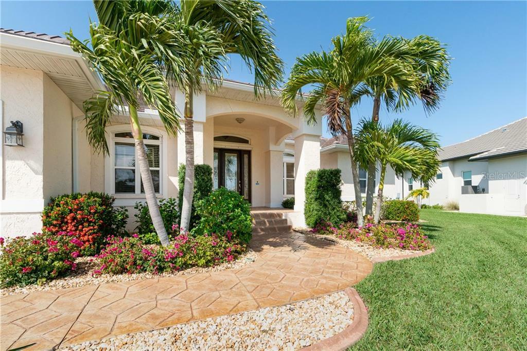 Property Photo:  4031 La Costa Island Court  FL 33950 