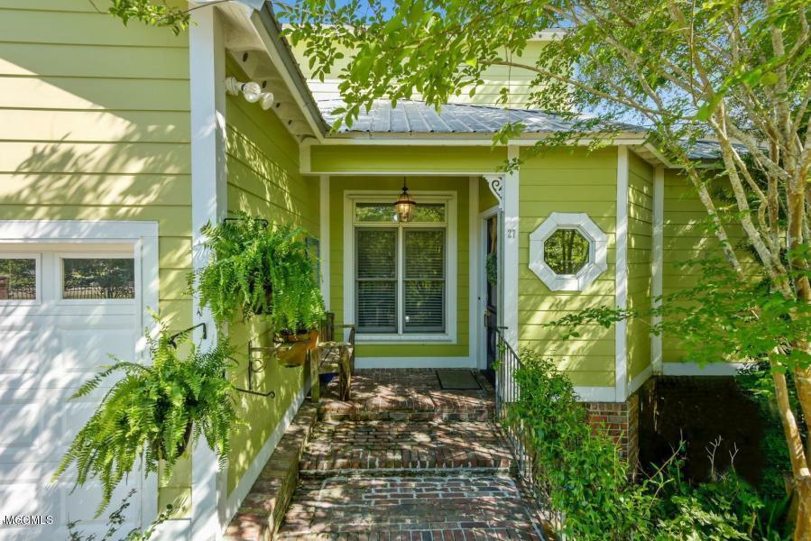 Property Photo:  27 Chapel Hill Road  MS 39520 