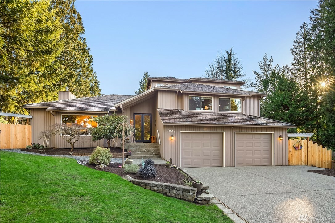 Property Photo: 1085 NW Glenwood Ct WA 98027