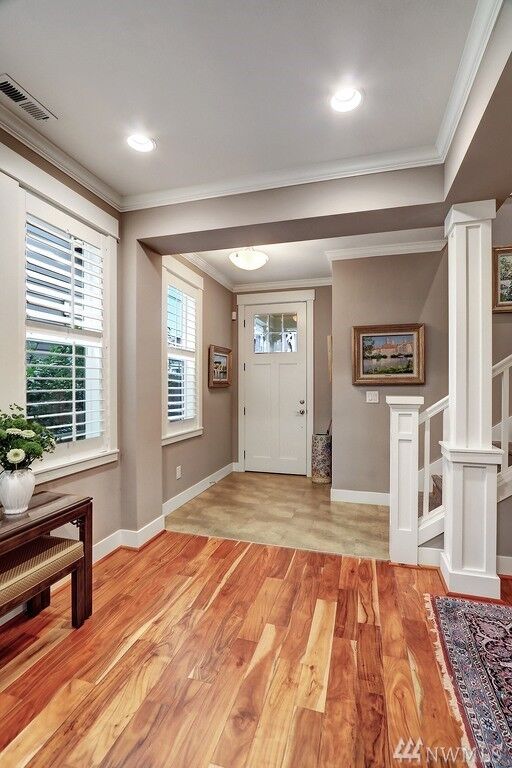 Property Photo: 4001 W Briarcliff Lane WA 98199
