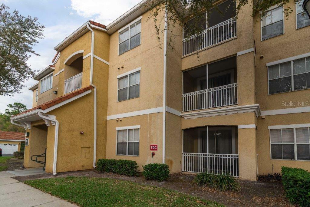 Property Photo:  18001 Richmond Place Drive 112  FL 33647 