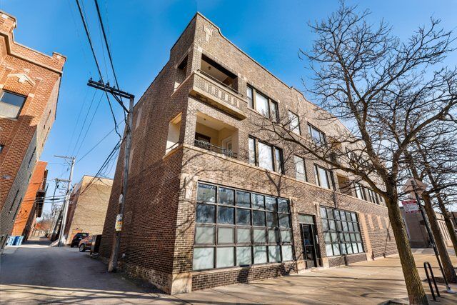 Property Photo:  4007 N Southport Avenue 1  IL 60613 