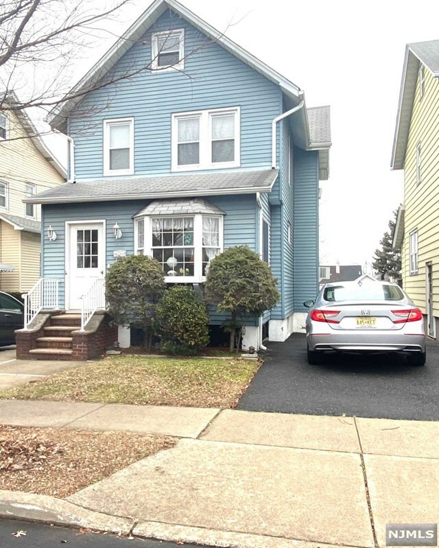 Property Photo:  527 Summer Avenue  NJ 07071 