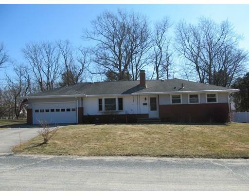 Property Photo:  4 Meadow Ln  MA 01571 