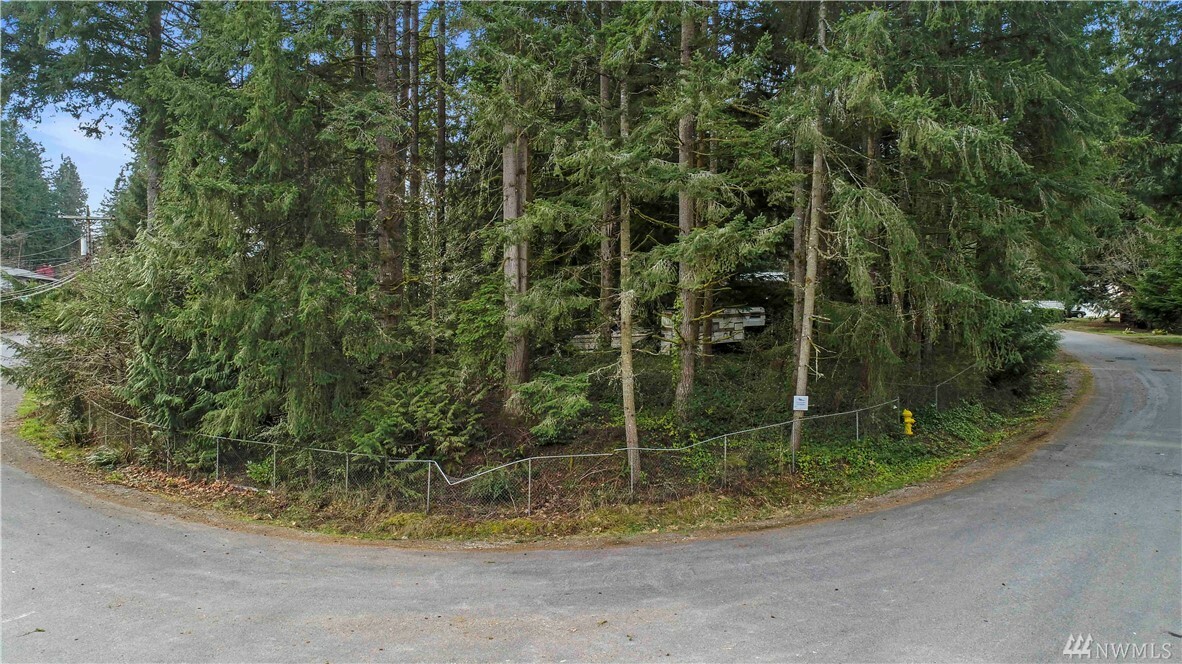 Property Photo:  3530 278th Place NE  WA 98053 