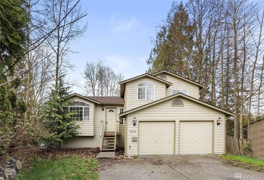 Property Photo:  9006 19th Place SE  WA 98258 